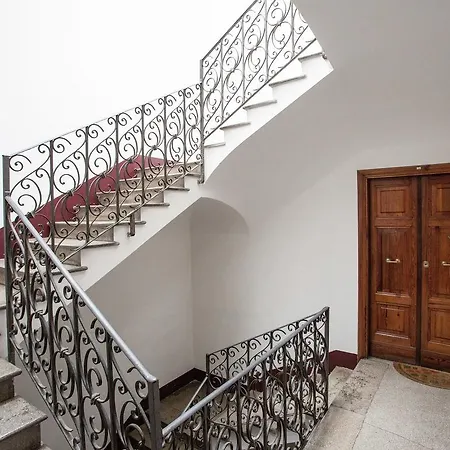 Pied A Terre *